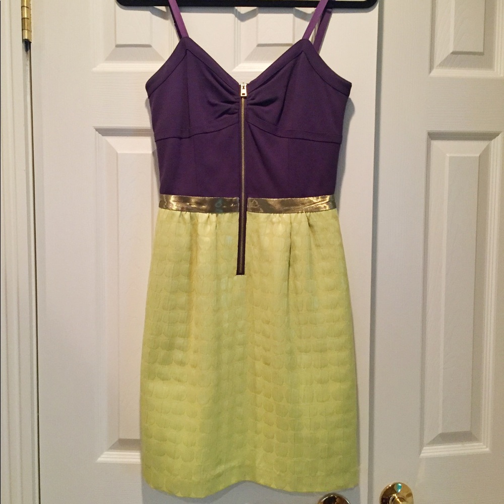 Gorgeous detailed colorblock Andrew Marc dress 💜